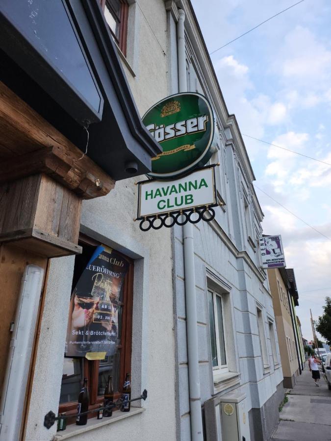 Havanna Pension Sankt Poelten Exterior photo